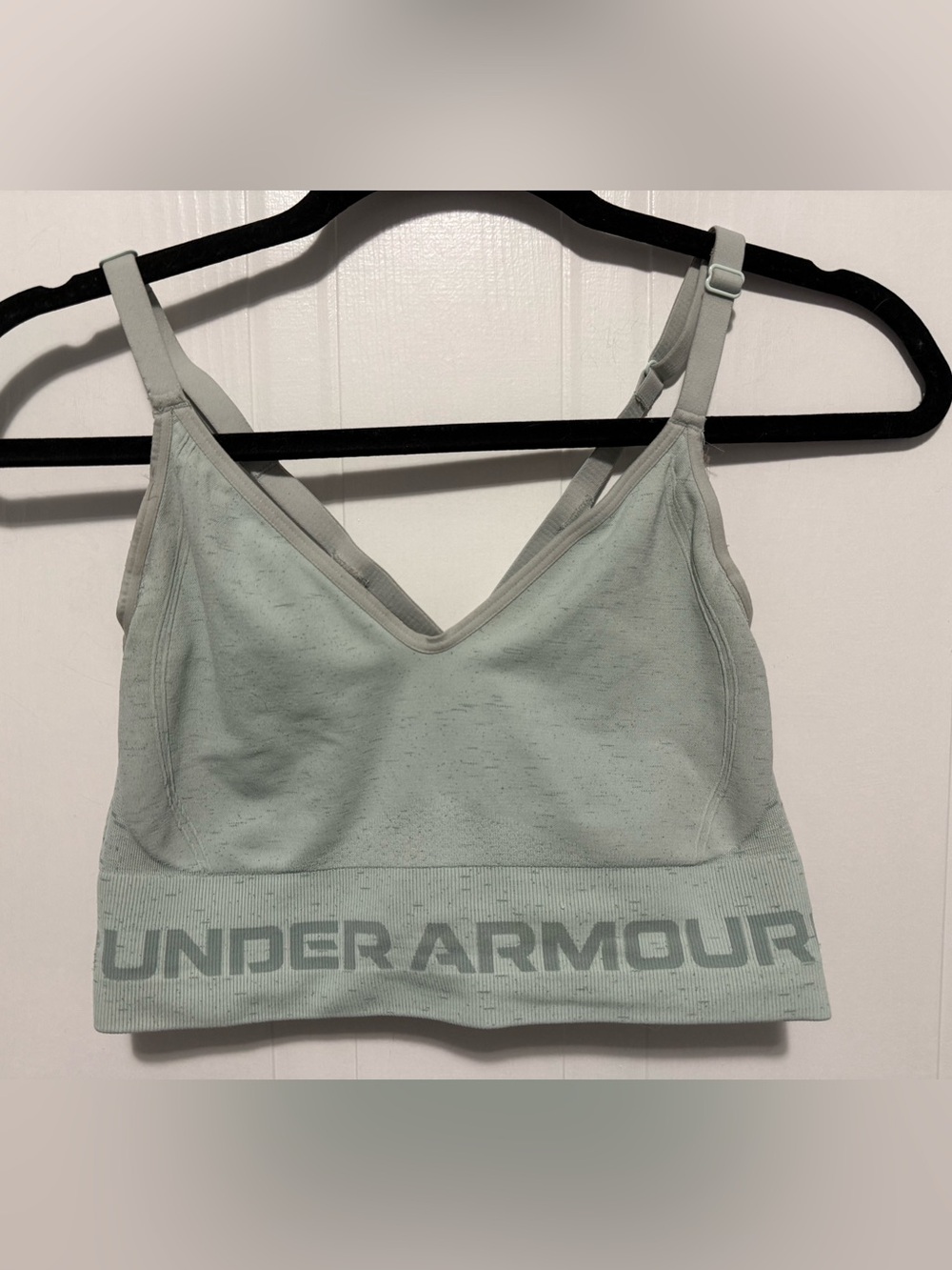 🫶🏻 FREE 🫶🏻
Under Armour Sage Green Seamless Light Support Sports Bra